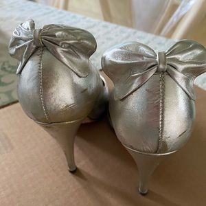 Pretty  Silver Bill Valentine heels.   Sold